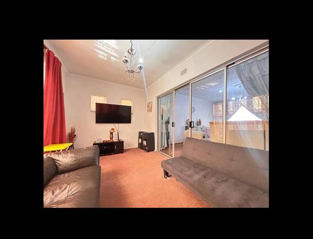 4 bed property to rent in ALLEN GROVE